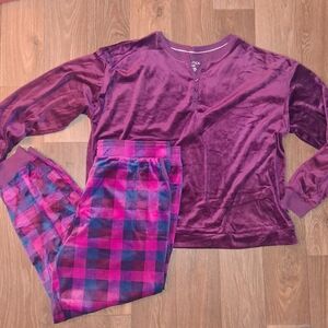 Nautica Burgundy and Pink Plaid Pajama Set, SIZE XL, Needs SMALL Repair.